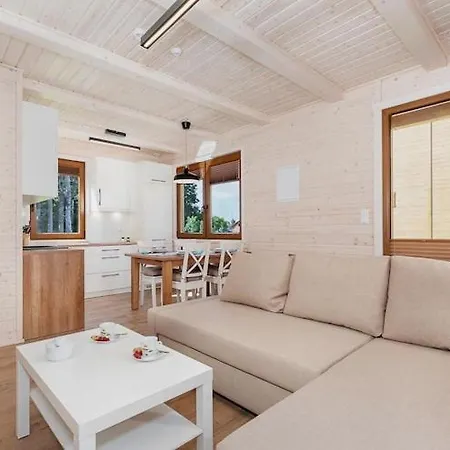 Comfortable No 10 , Summer Pool Nyaraló